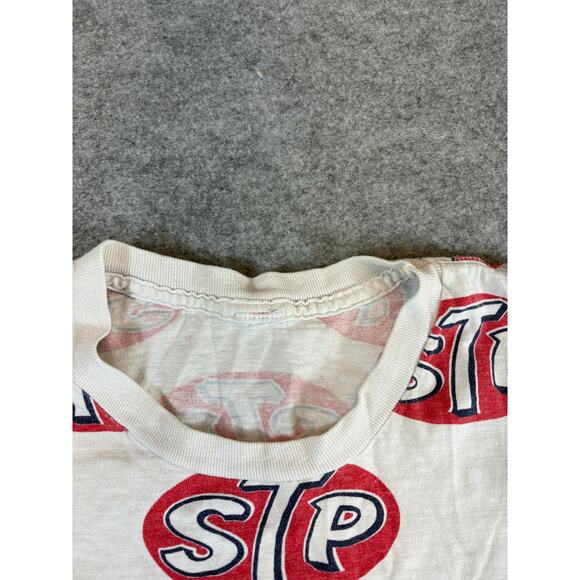 Vintage 60s STP All Over Print T Shirt Mens Small White Red Retro Graphic AOP - Picture 2 of 7